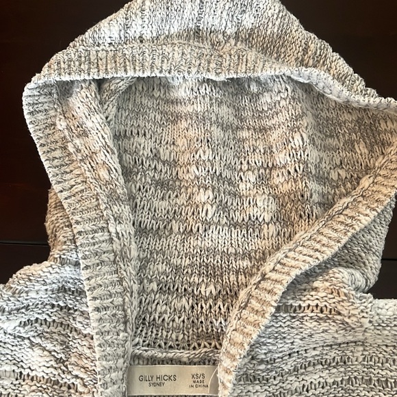 Gilly Hicks sweater with hood - Picture 5 of 8